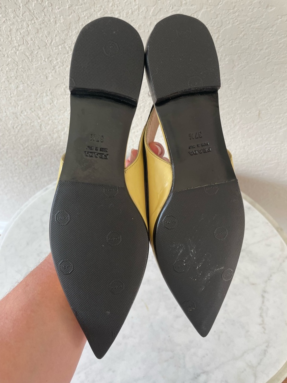 Prada Ananas + Nero pointed-toe slingback shoes in yellow and black Size 37 1/2 - Picture 9 of 12